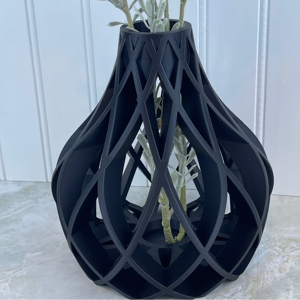 Modern Vase, The Vukan Vase, Flower Vase, Dried Flowers - Picture 2 of 7
